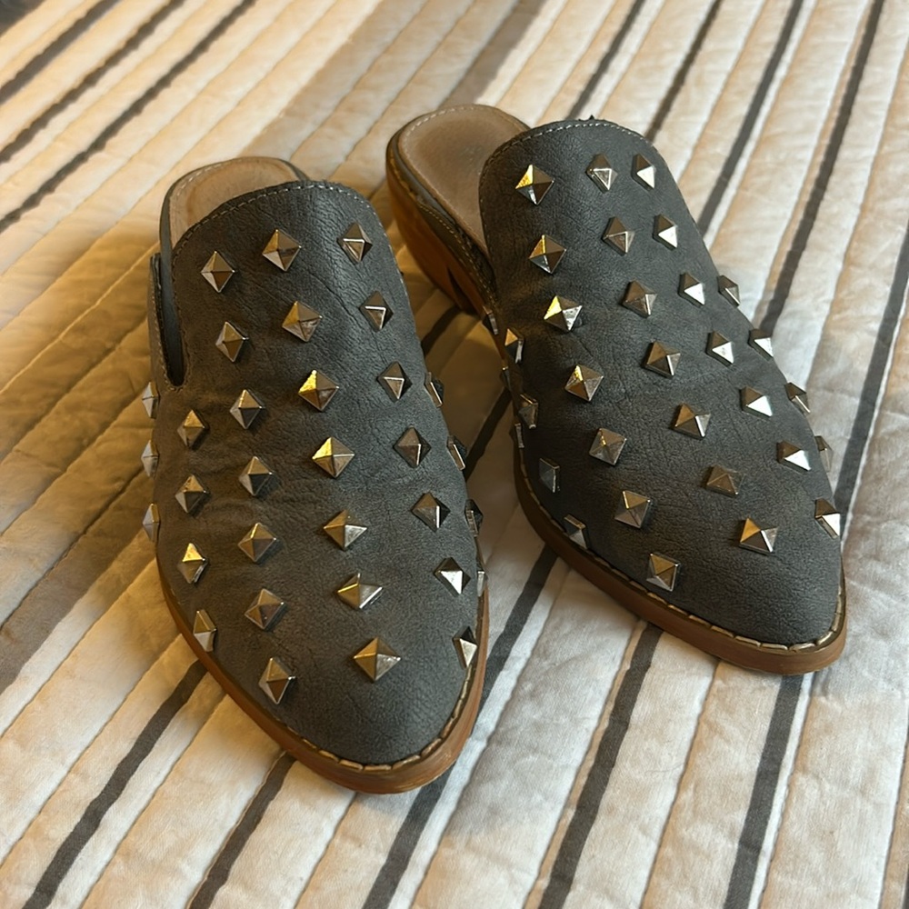 Gray studded Mules 6.5